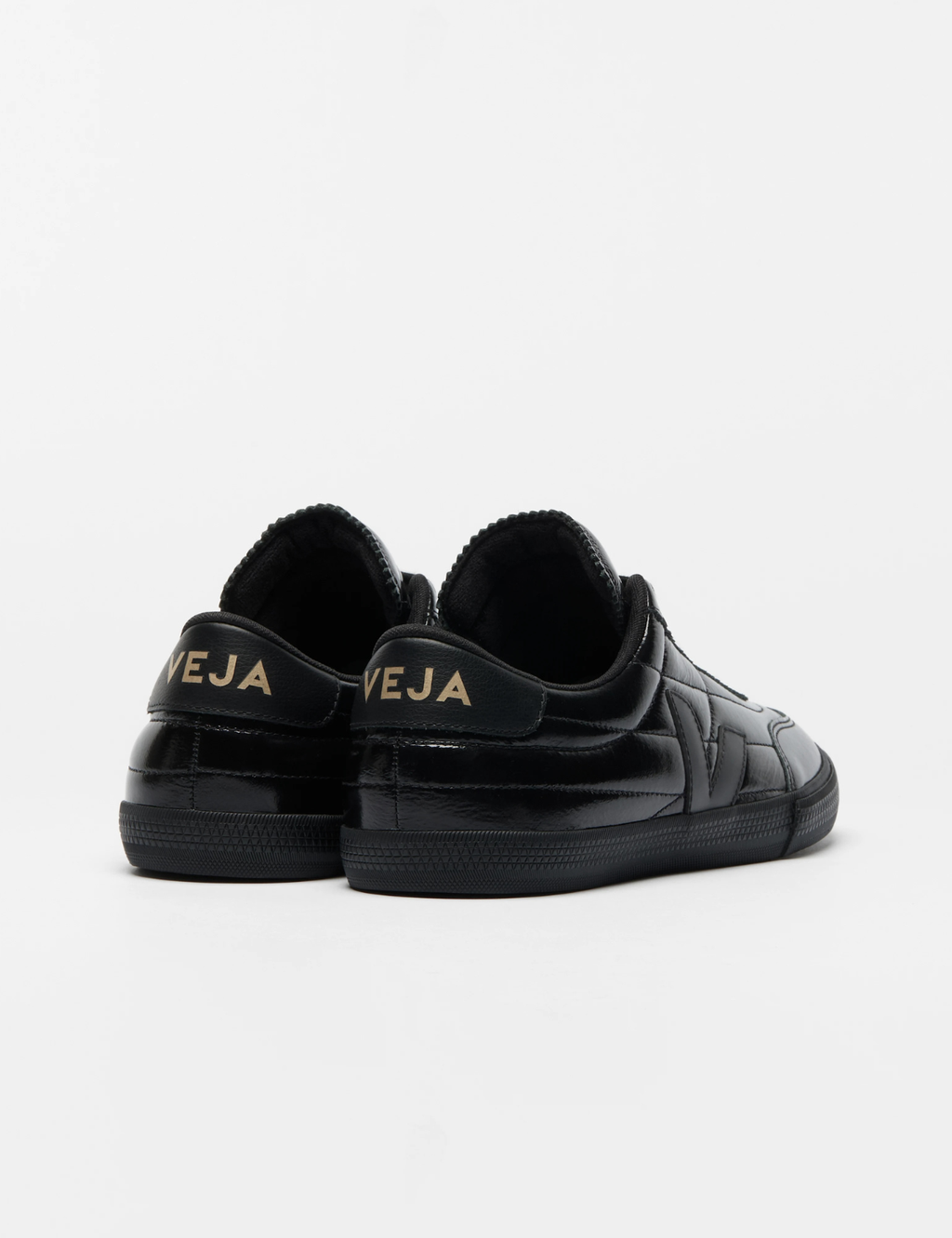 Zapatilla Veja Paneka Patent Leather Black