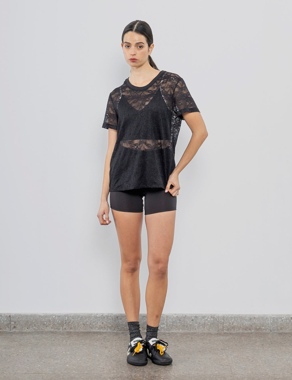 Polera Rose Oversize Encaje Negro