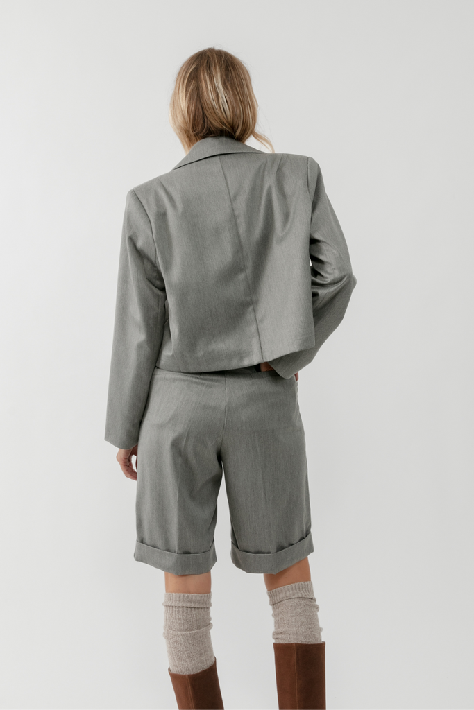 Bermuda sastre Luisa gris