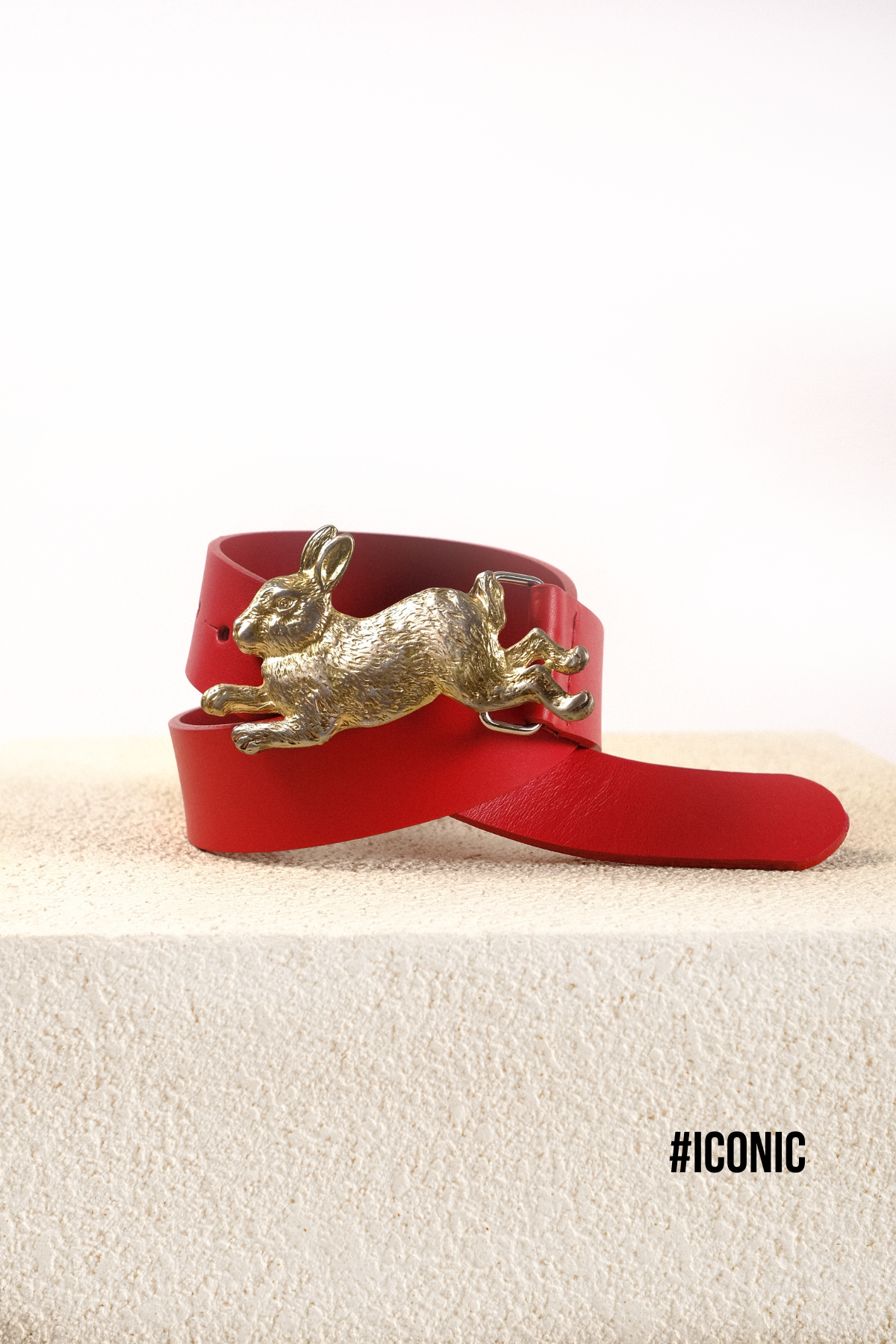 Cinturón Conejo Rojo oro