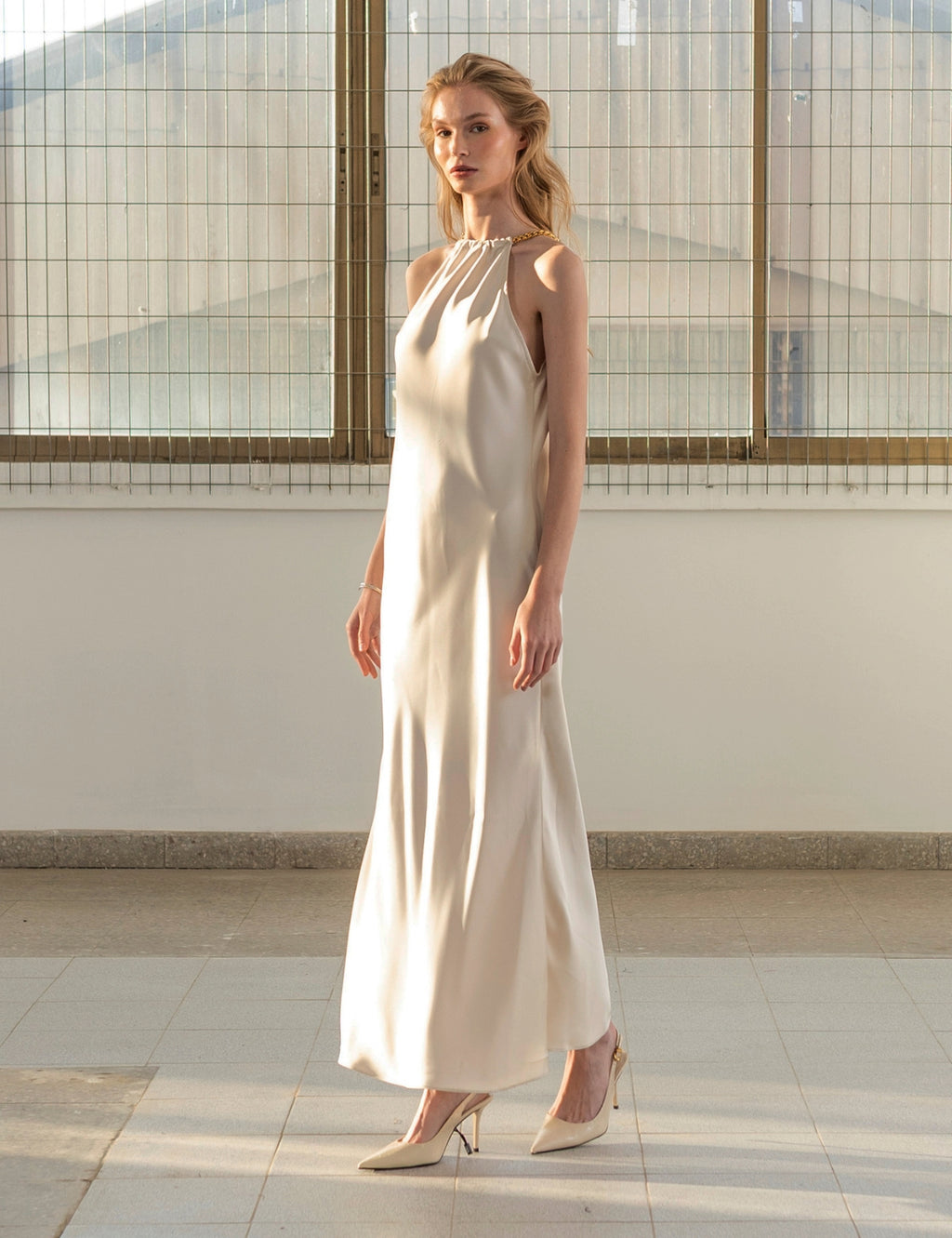 Vestido Raso Metal Hueso