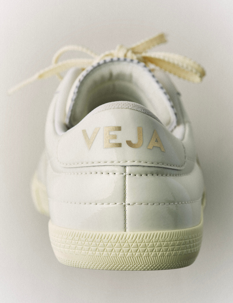 Zapatilla Veja Paneka Patent Leather Off-White Natural