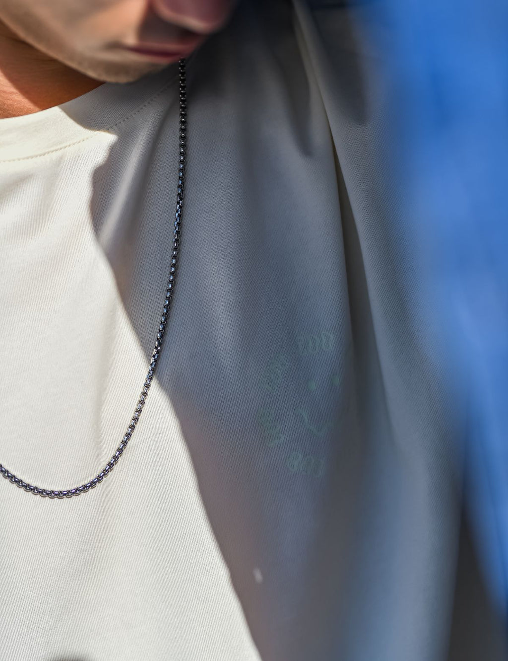 Polera Zac glow in the dark hielo