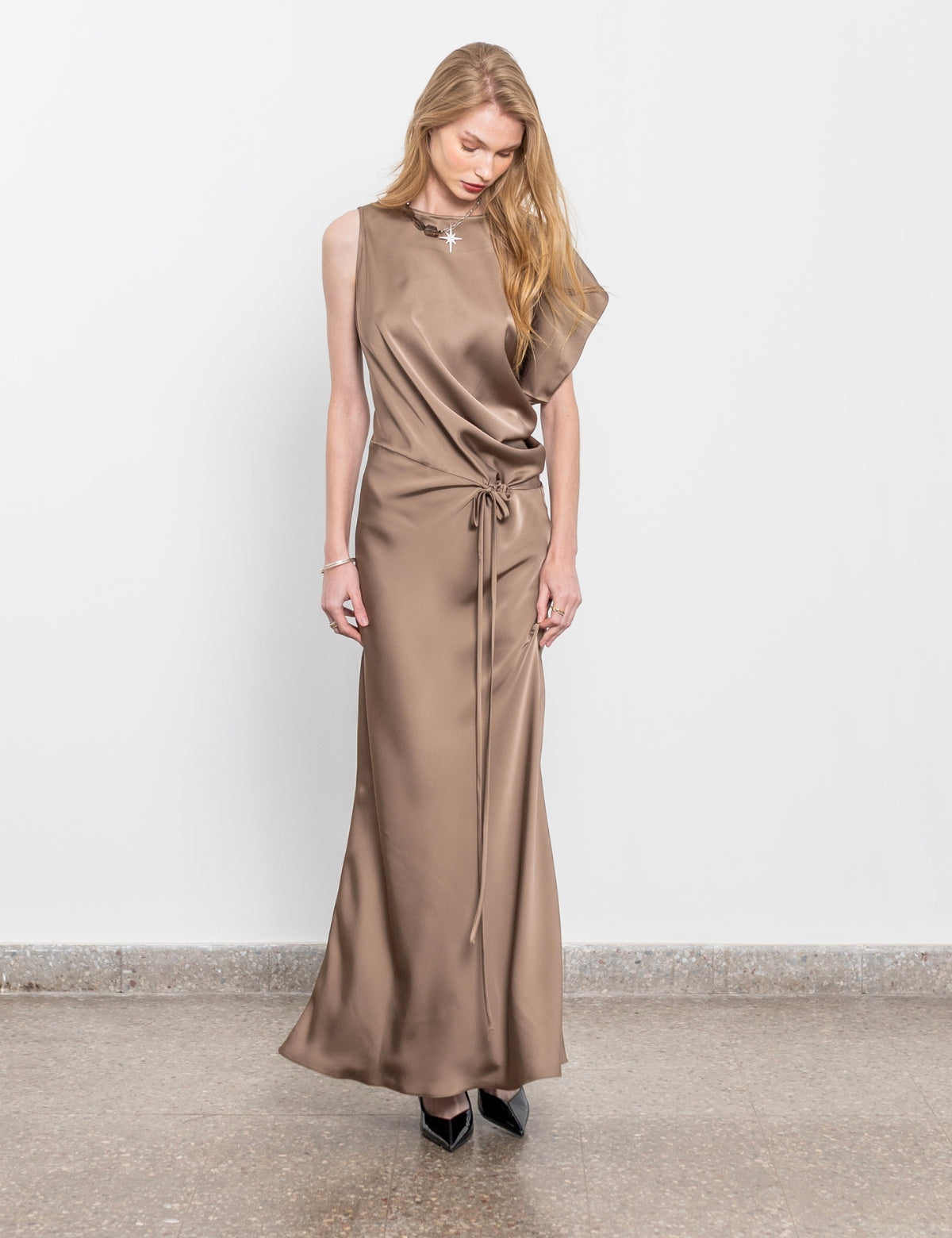 Vestido Raso Fluir Taupé