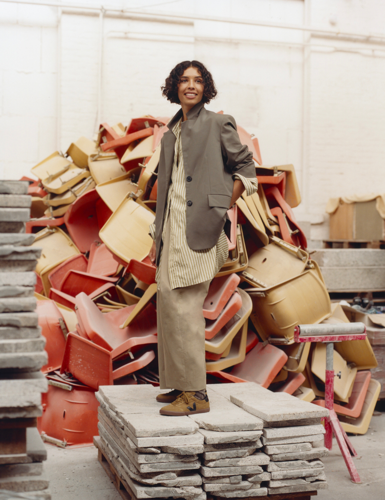 Zapatilla Veja Paneka Suede Tent Black Bark