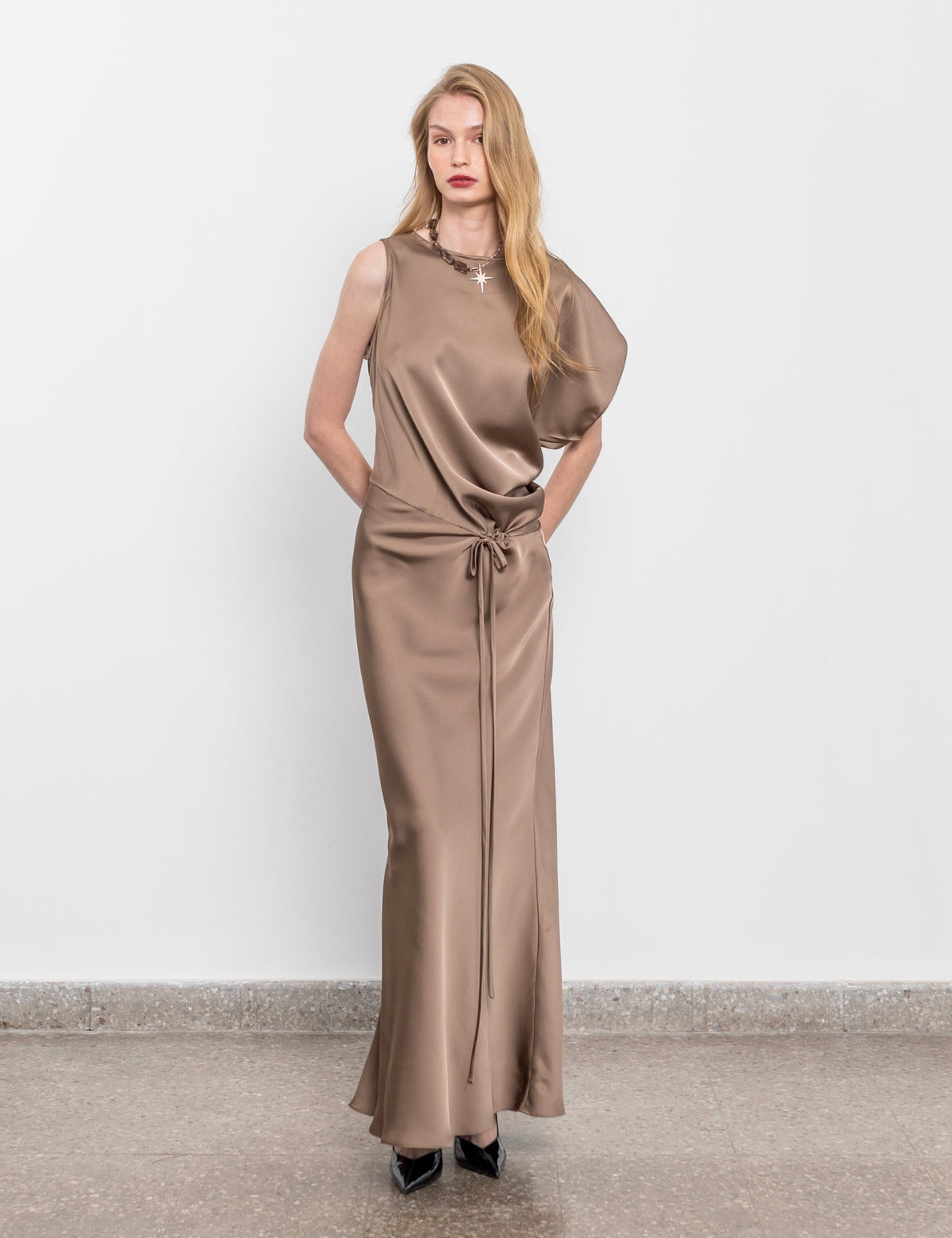 Vestido Raso Fluir Taupé