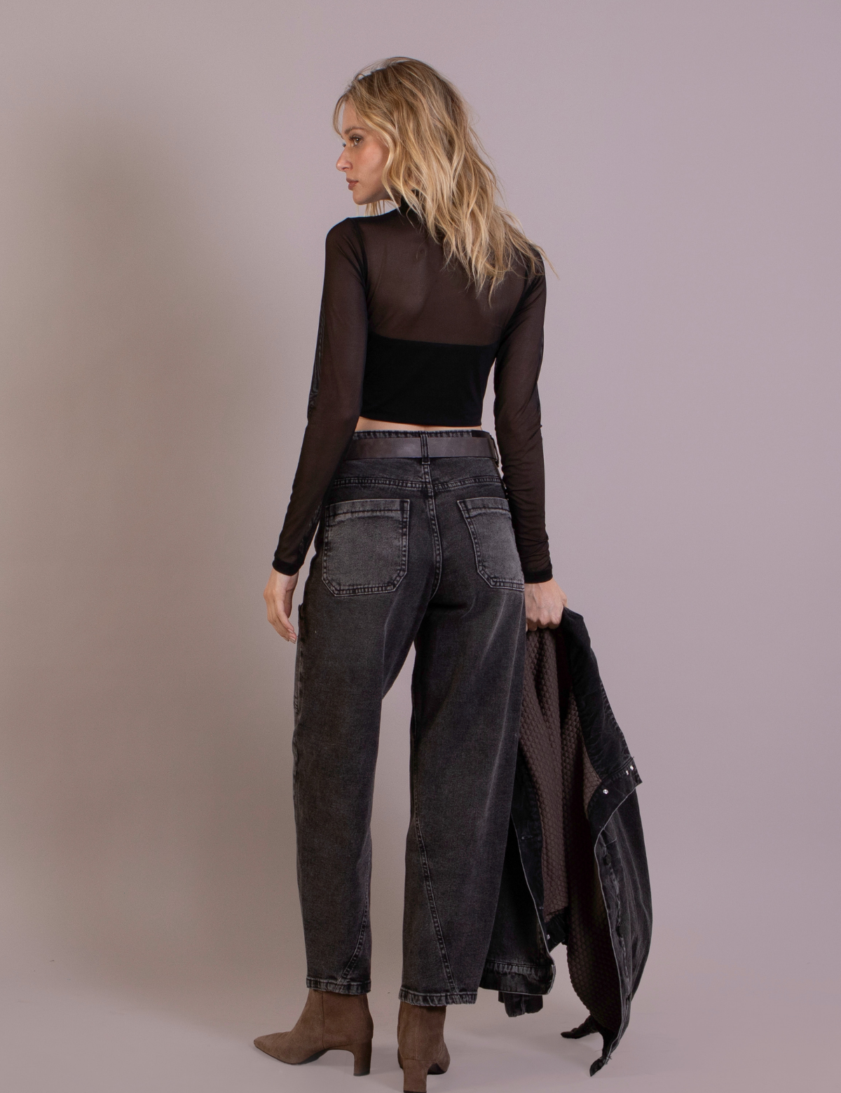 Polera Beatle Crop Maya Negro