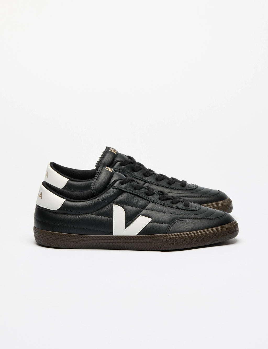 Zapatilla Veja Paneka O.T. Leath Black White