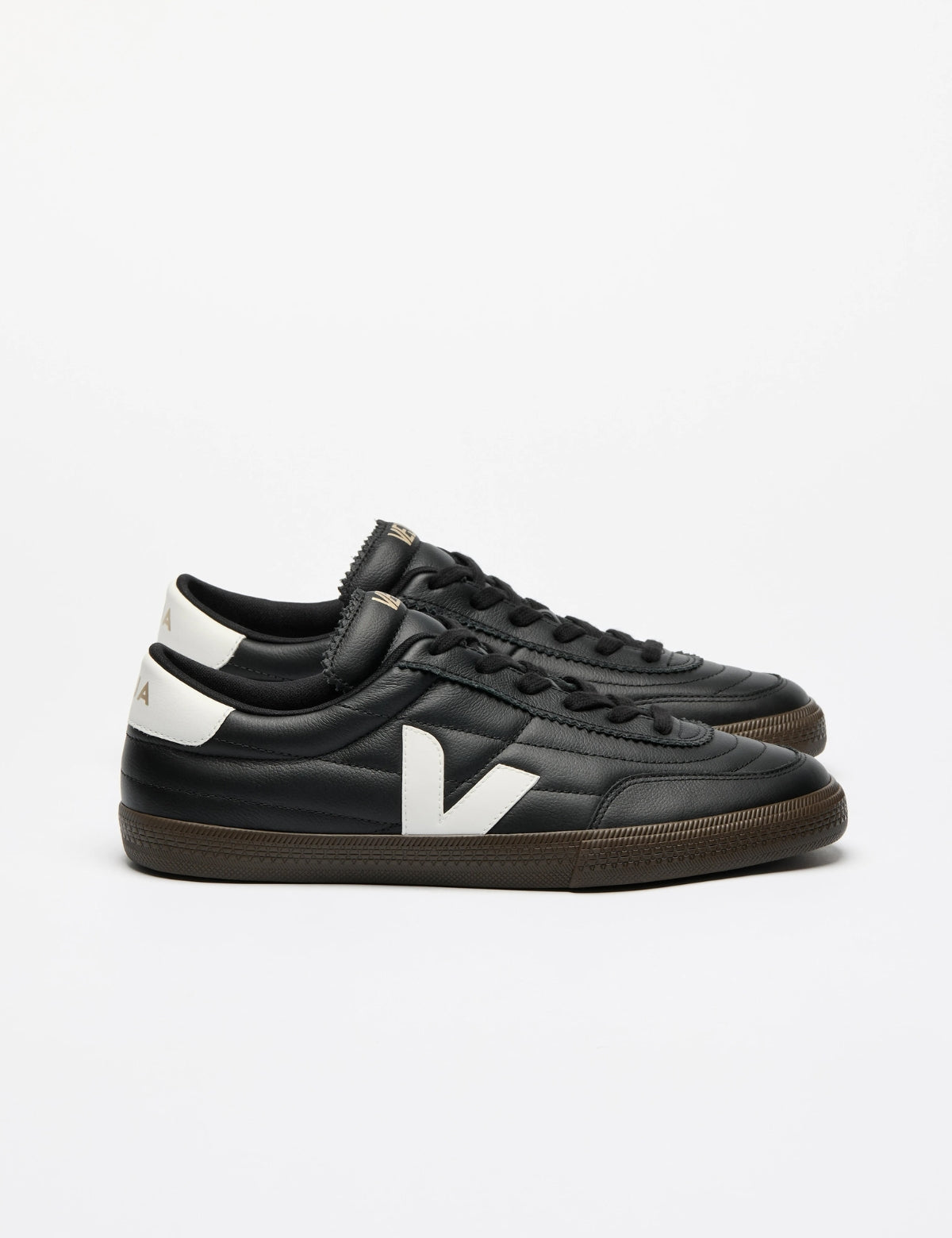 Zapatilla Veja Paneka O.T. Leath Black White