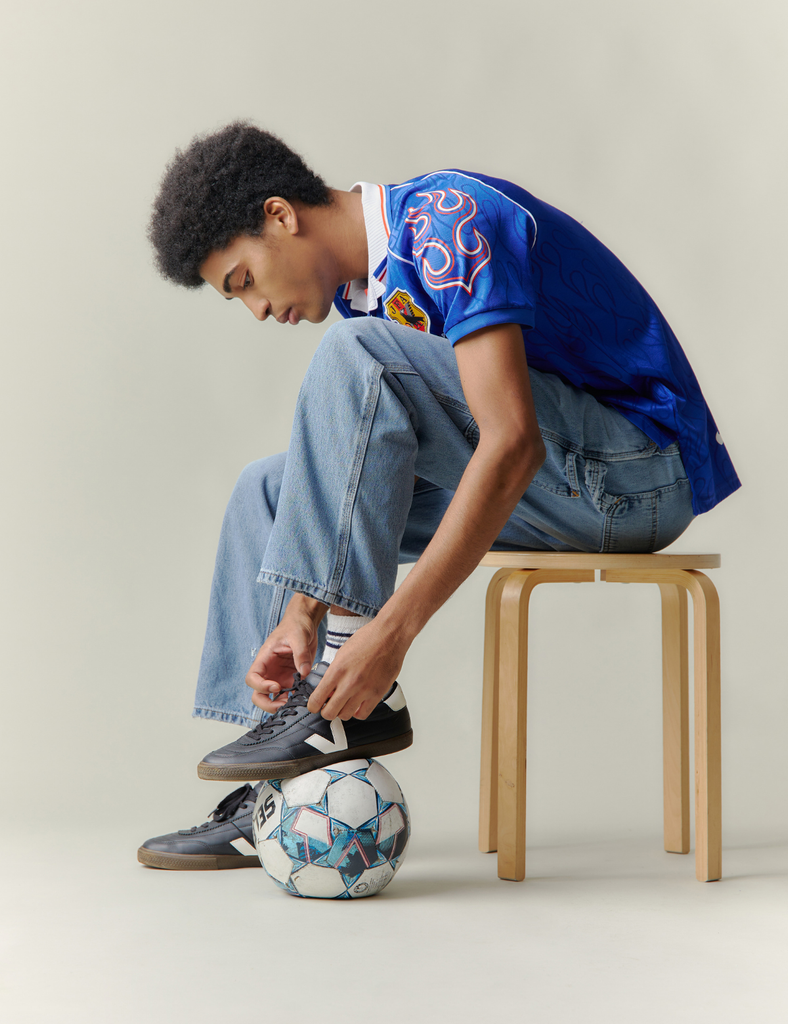 Zapatilla Veja Paneka O.T. Leath Black White