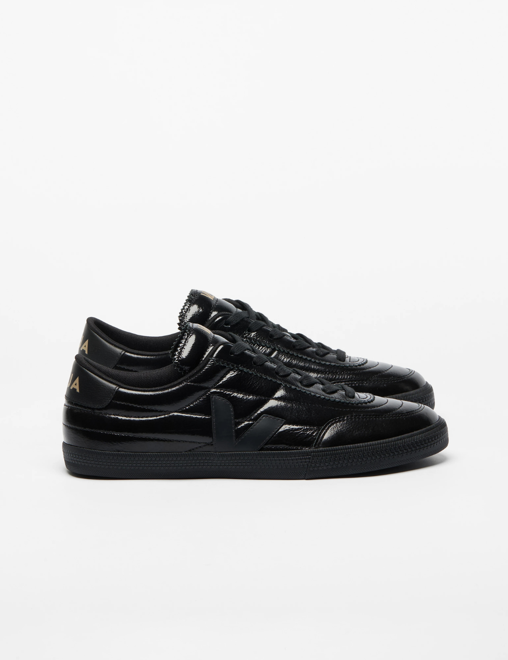 Zapatilla Veja Paneka Patent Leather Black