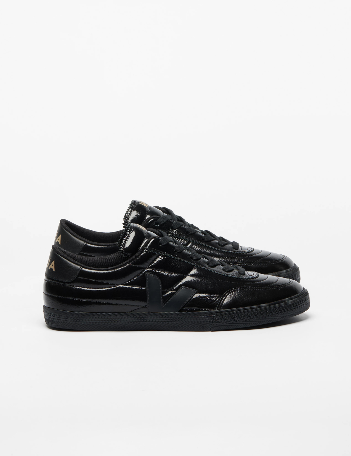 Zapatilla Veja Paneka Patent Leather Black