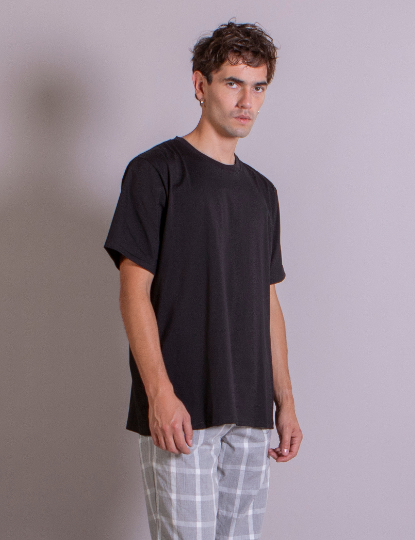 Polera Javier Oversize Negra
